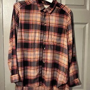 American eagle flannel plaid shirt.Size M. Pink, orange, white, navy blue, black